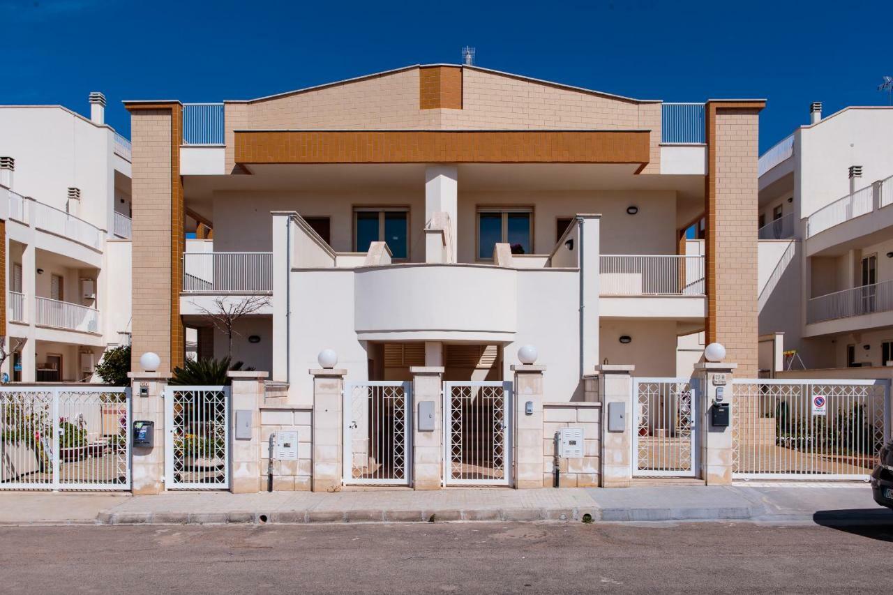 Complesso Casamica Parabita Exterior foto