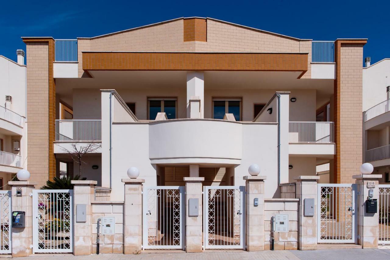 Complesso Casamica Parabita Exterior foto