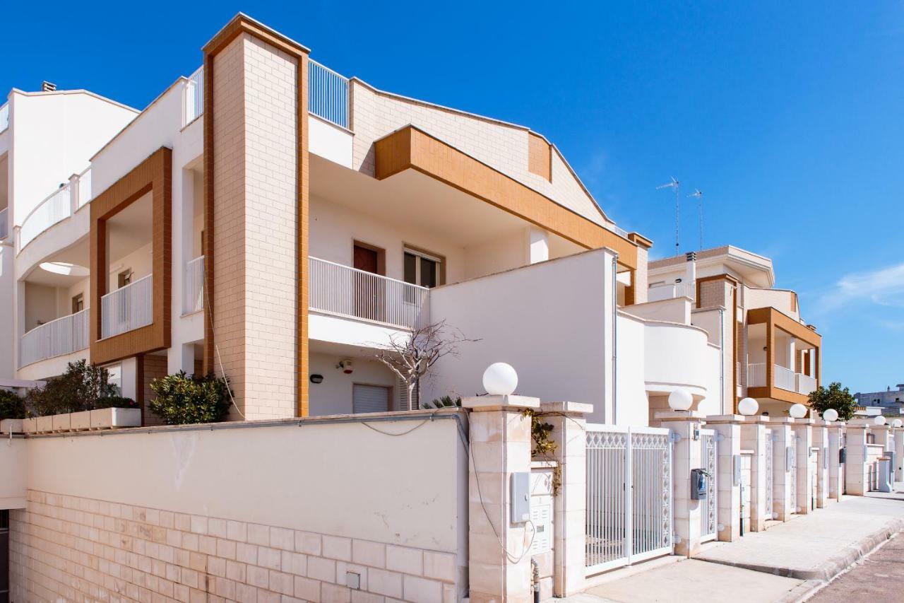 Complesso Casamica Parabita Exterior foto